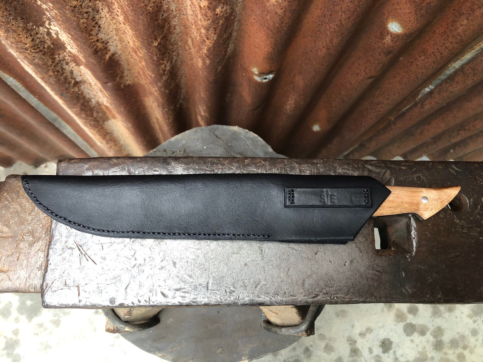 Large Scaled Recurve Hunting Knife - Image 4